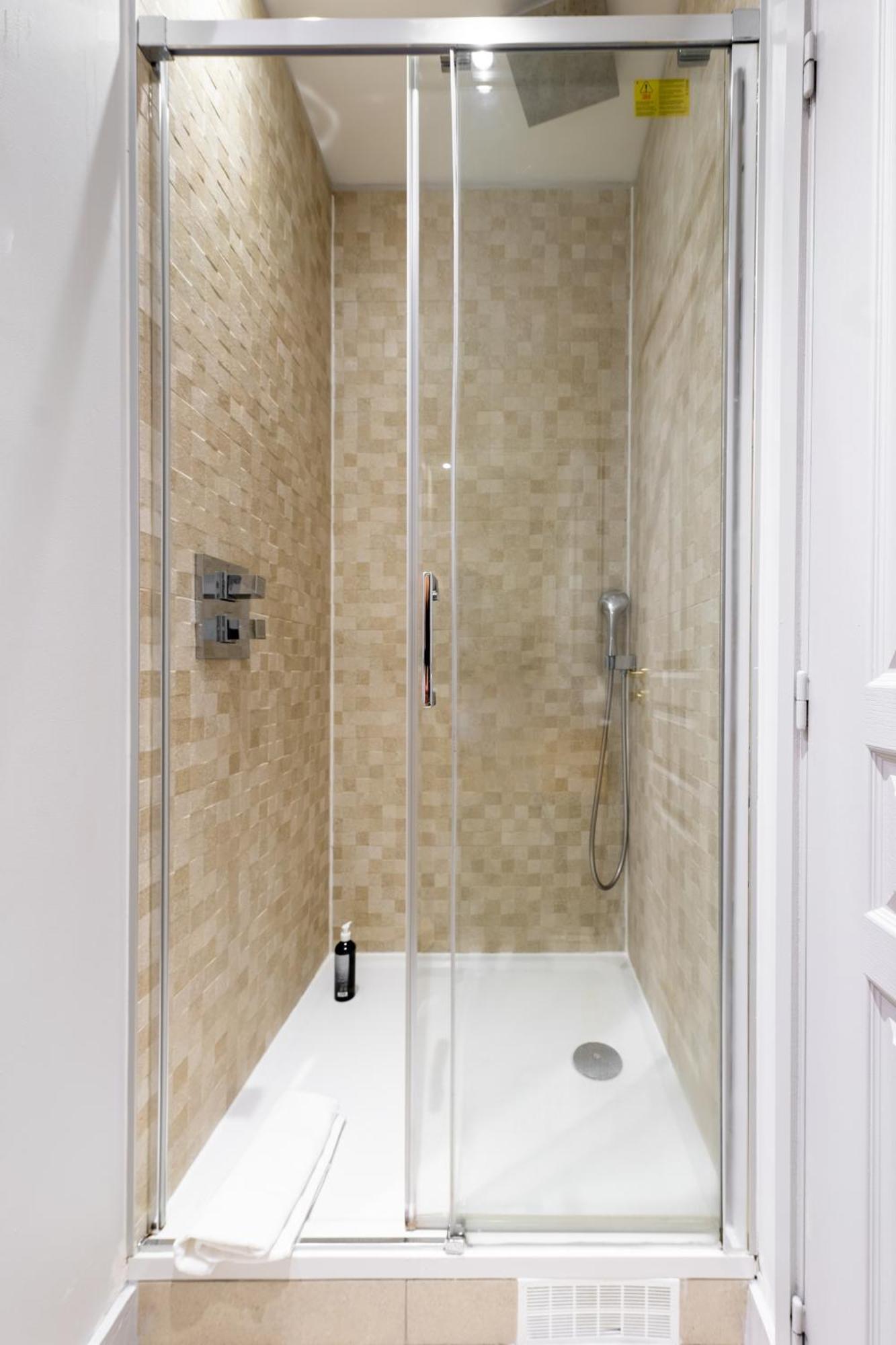 Apparts De L'Oncle Louis Versailles Exterior photo